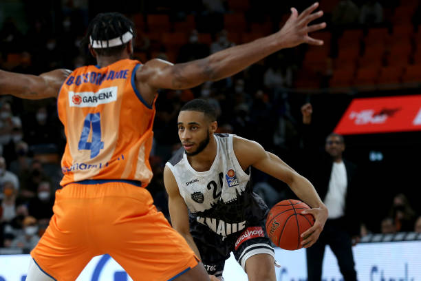 却在球队建 却在球队建